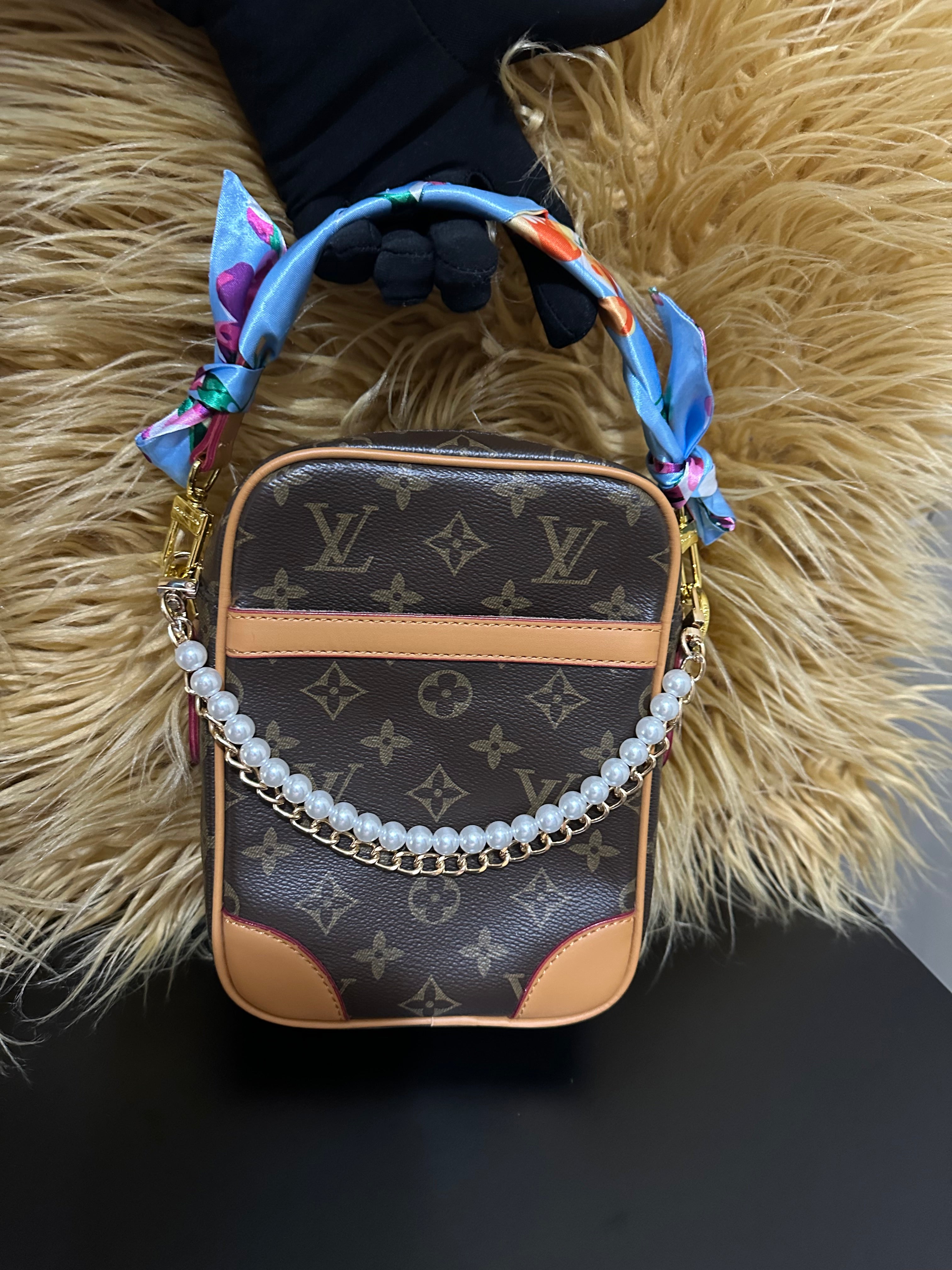 Lu mono tote