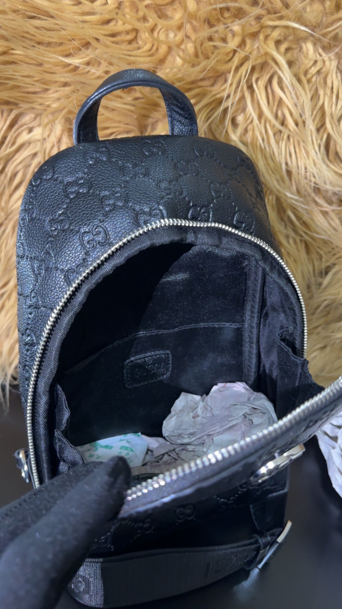 GG mono sling bag