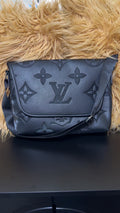 Lu black mono laptop