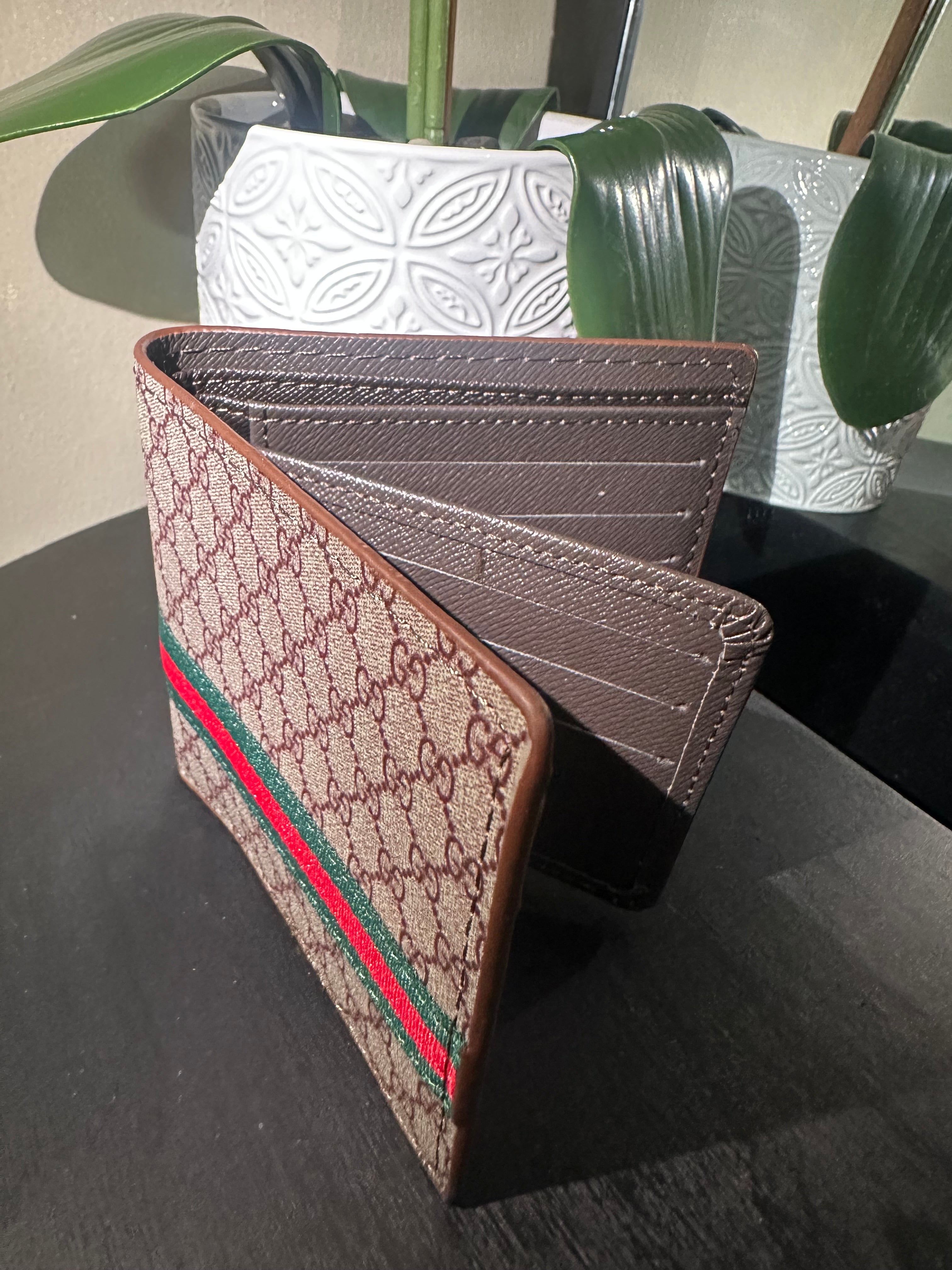 GG mono small G wallet
