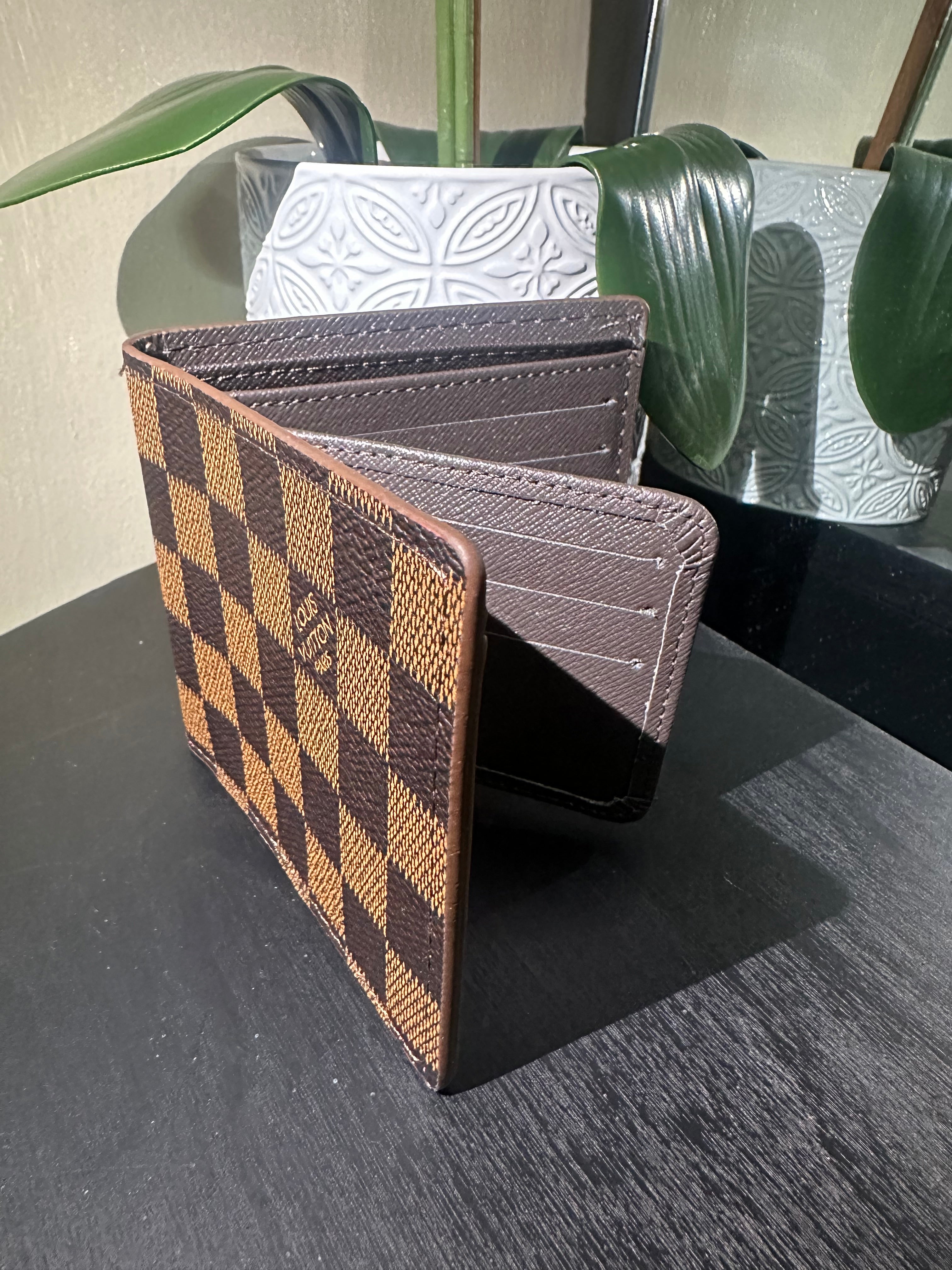 Lu brown checker wallet