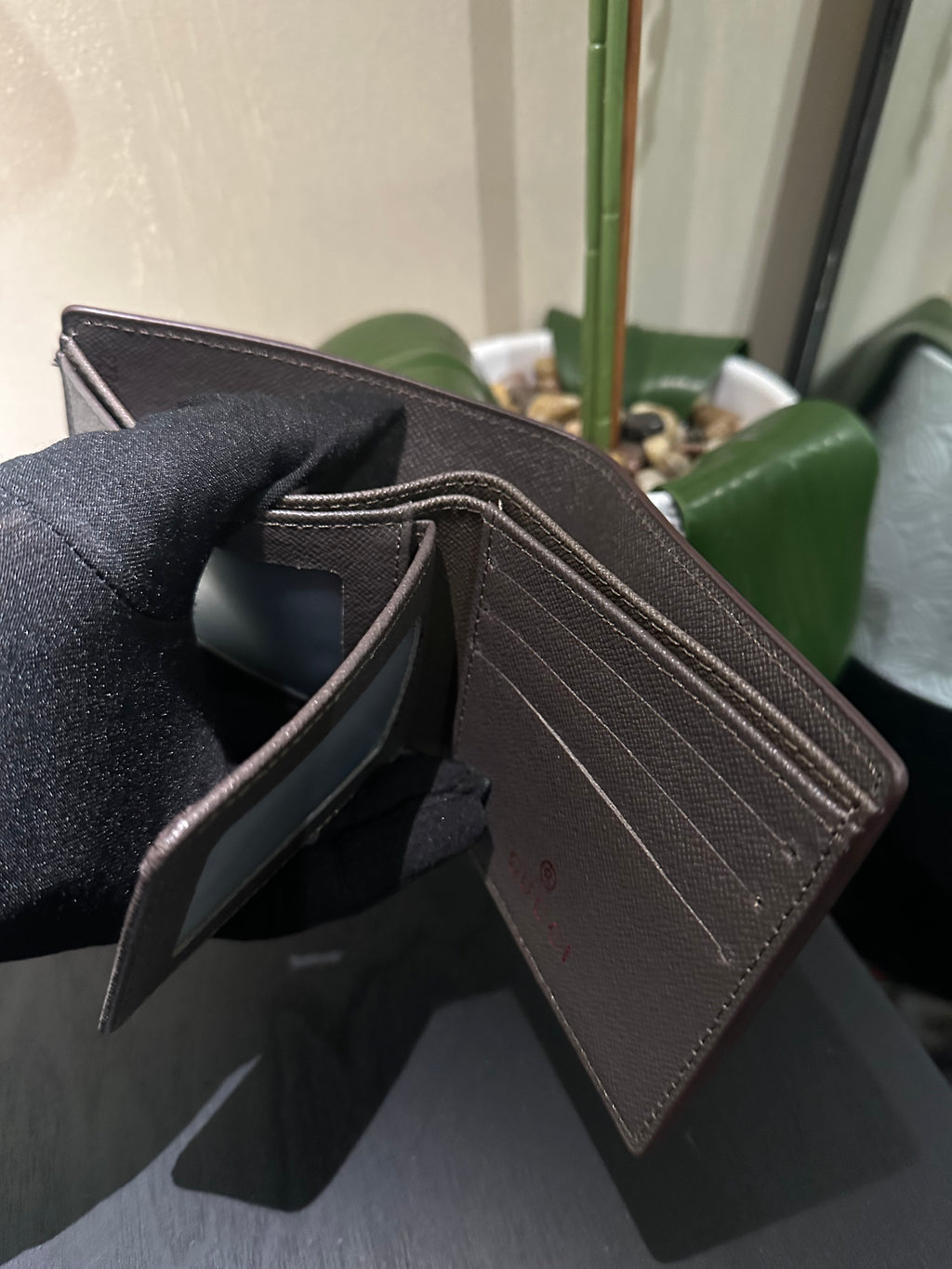 GG mono w/tiger wallet