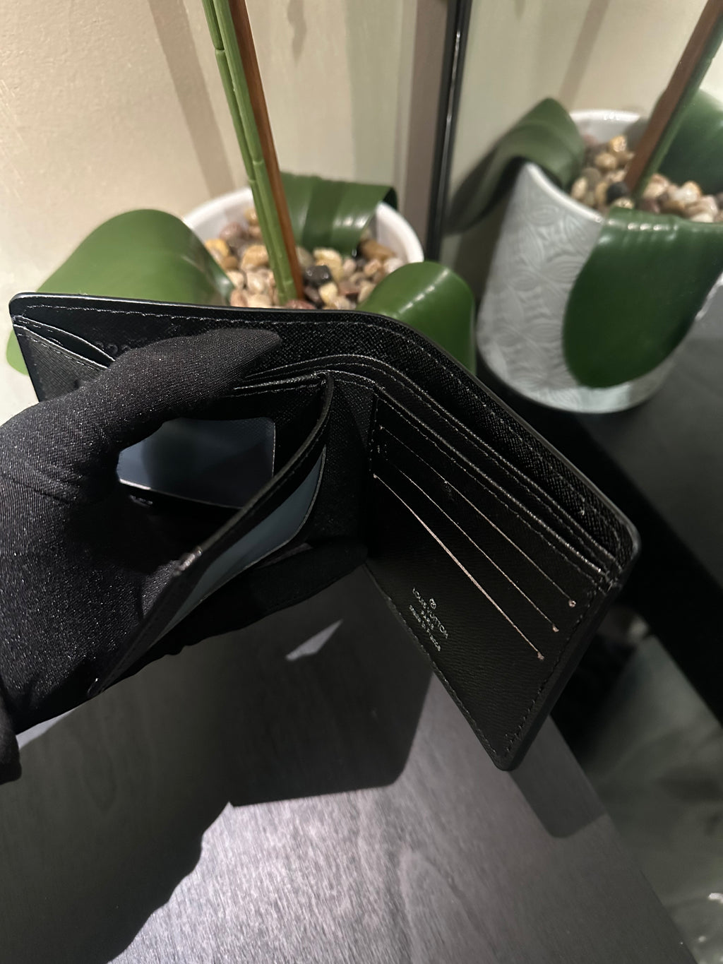 Lu blackout mono wallet