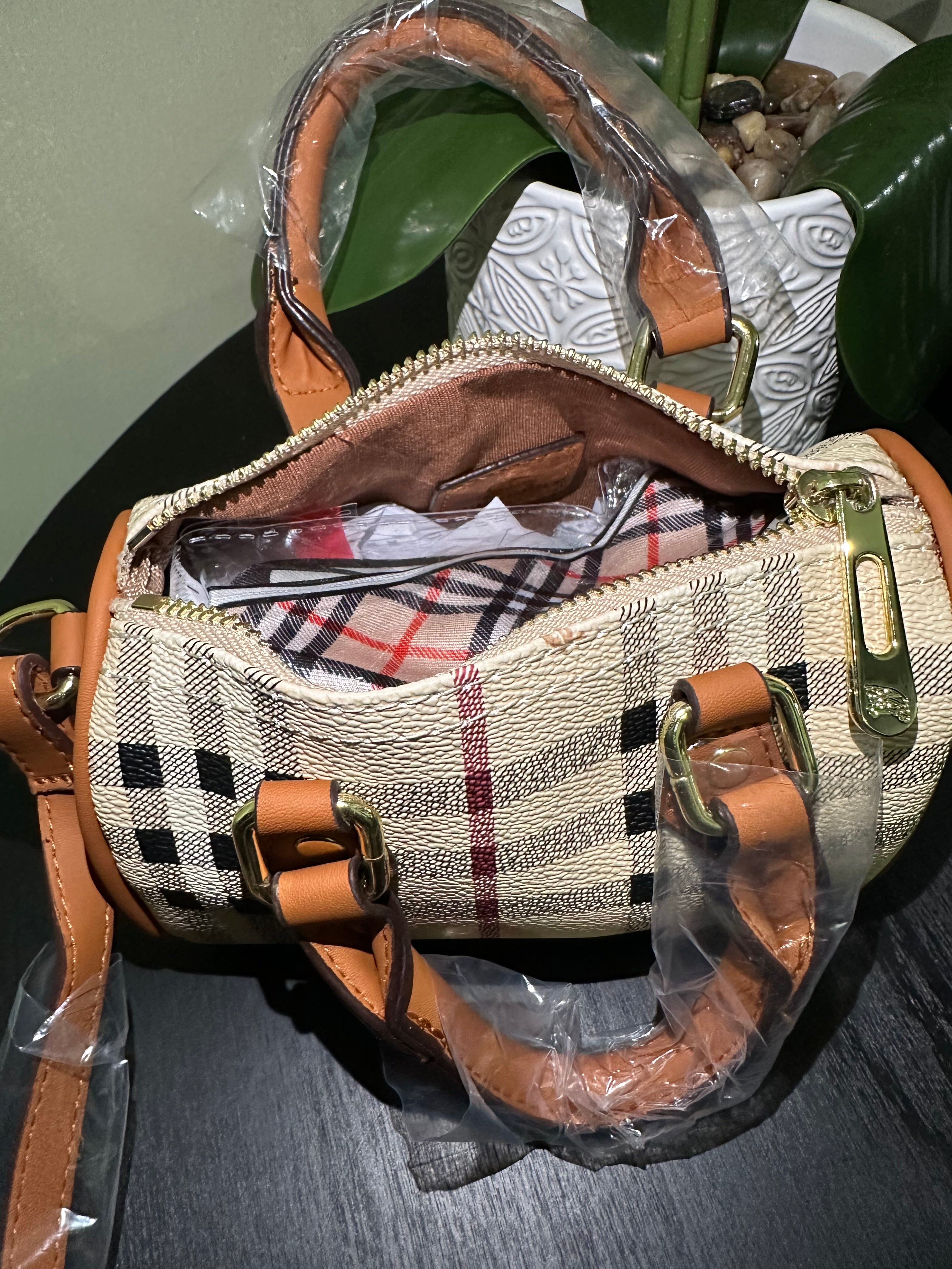 BB check mini purse