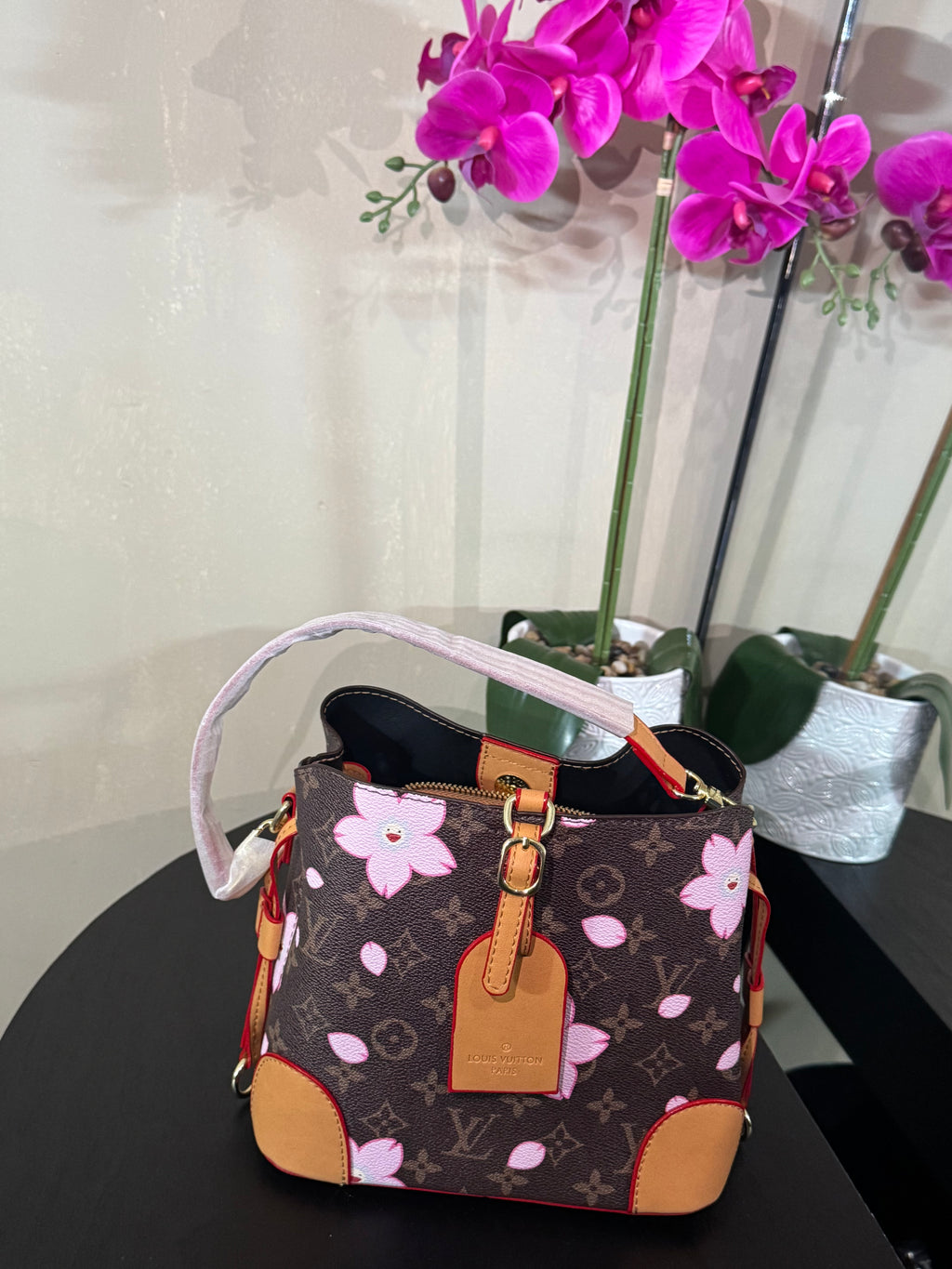 Louis Vuitton Bucket bag mono w/flower