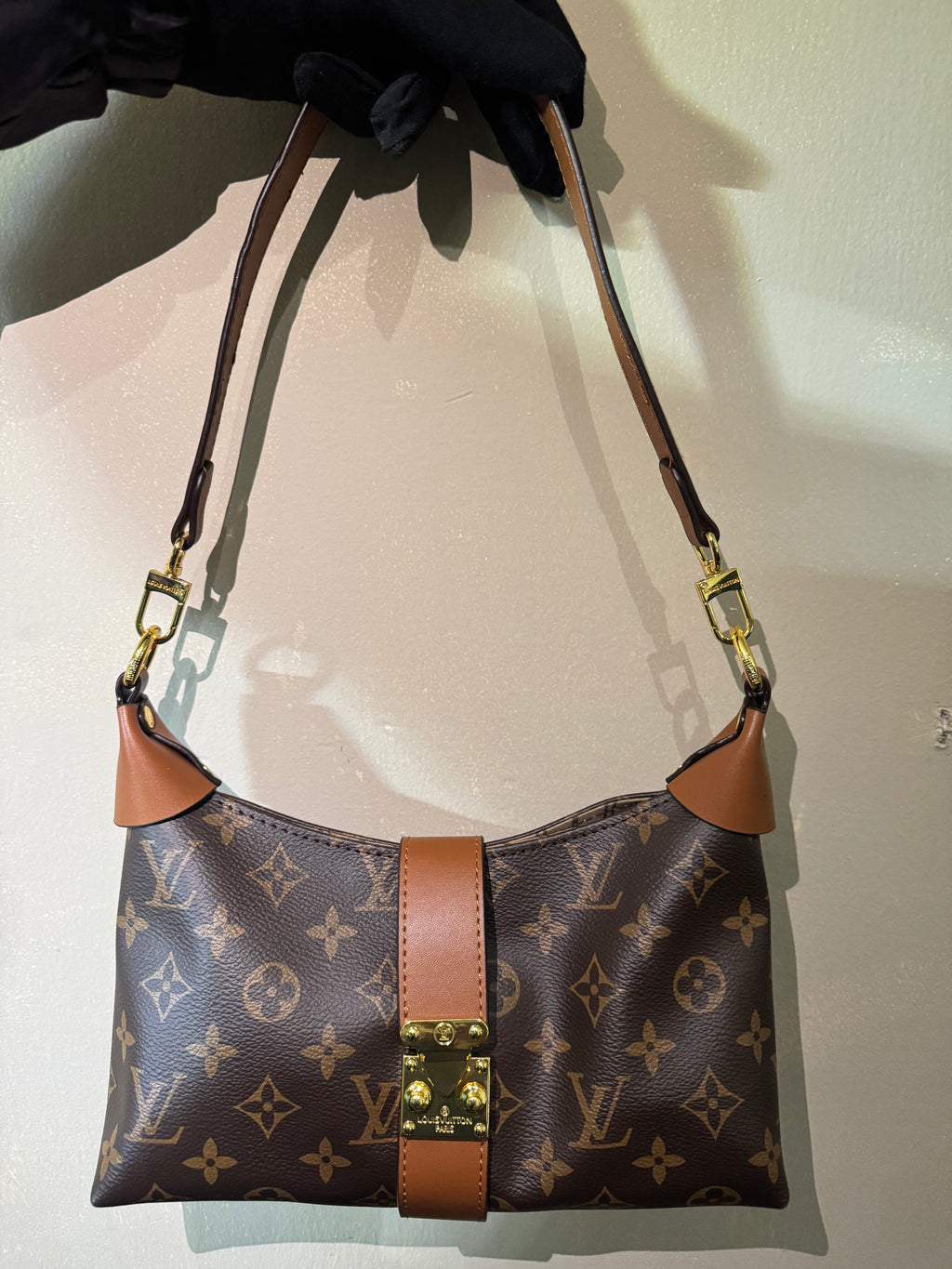 Lu monogram