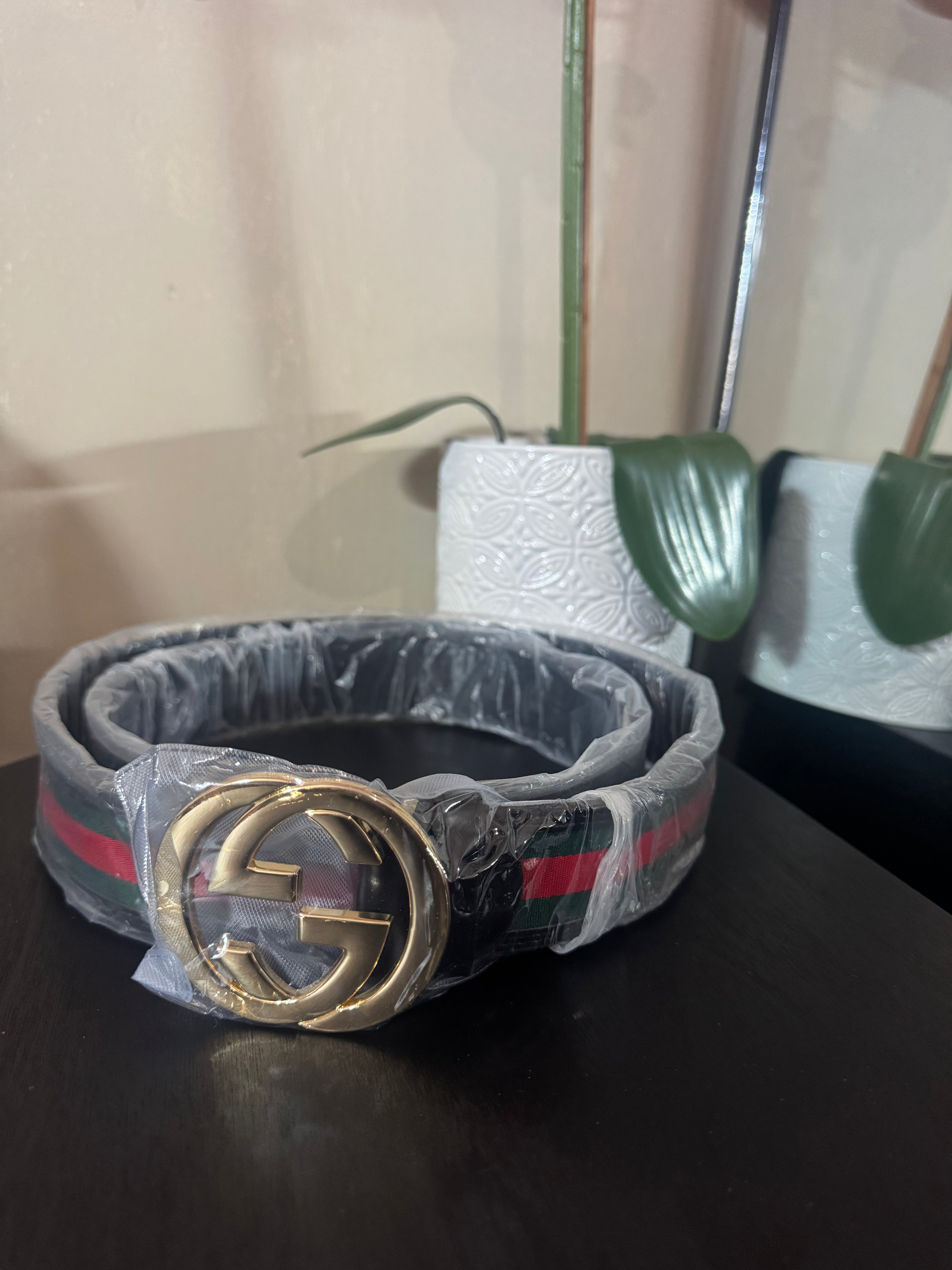 GG black w/stripe belt