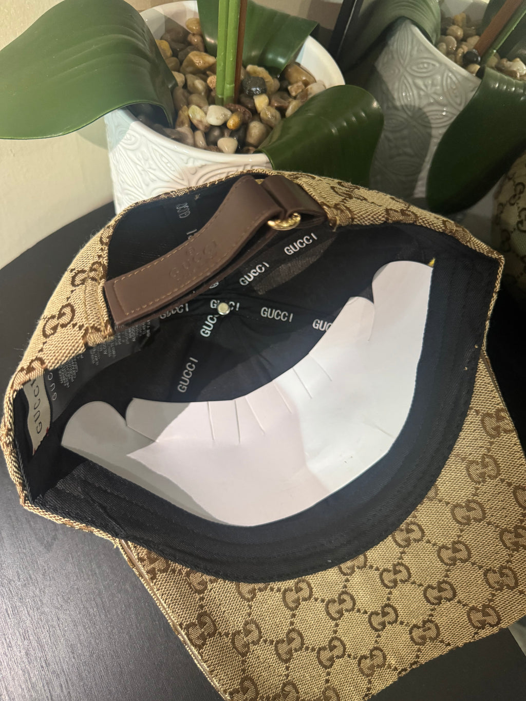 GG mono with stripe cap