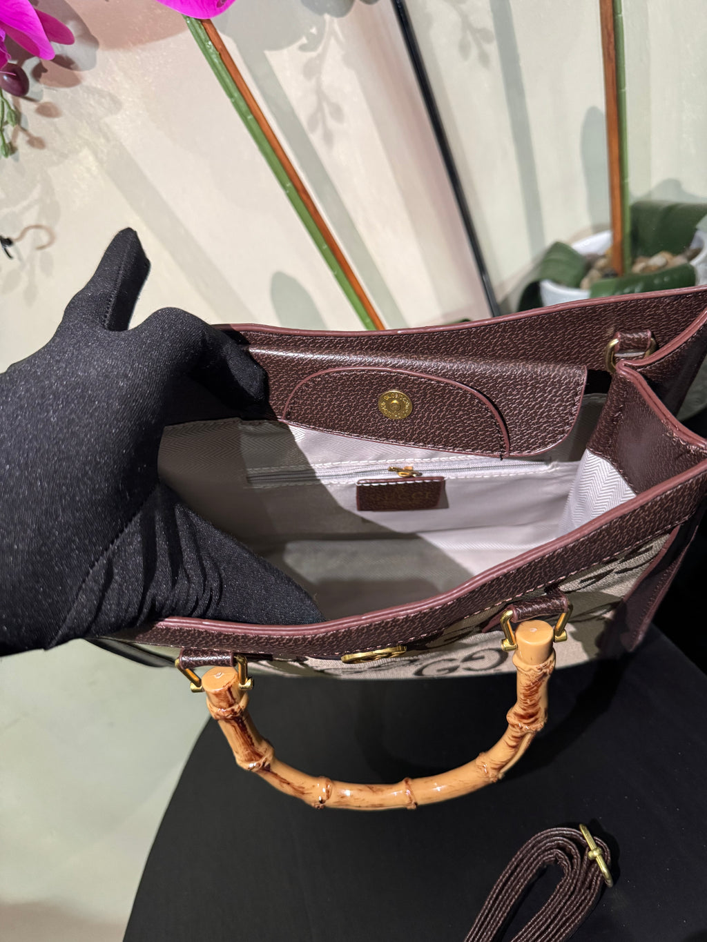 GG mono tote w/bamboo
