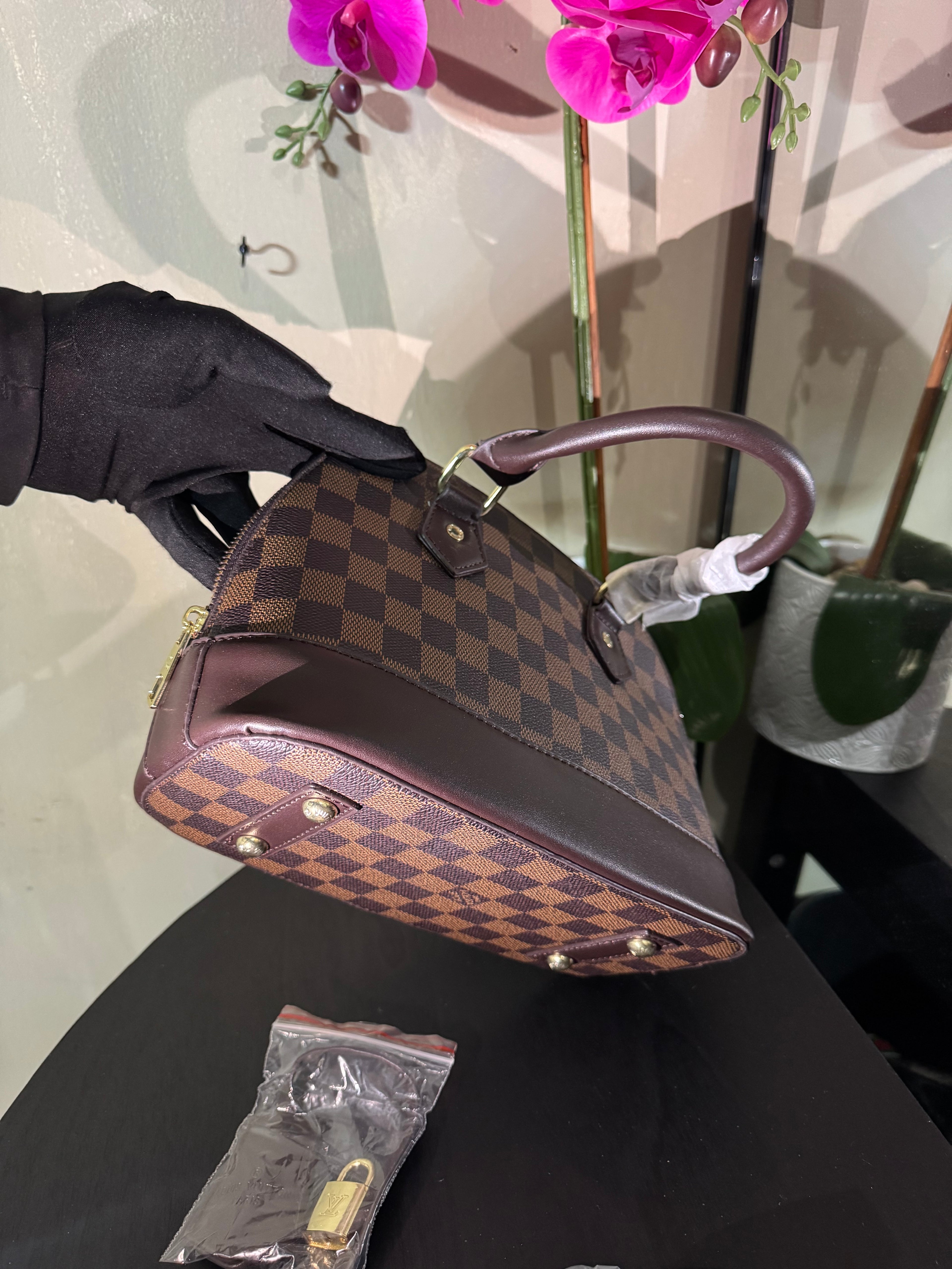 Lu Alma BB brown checker