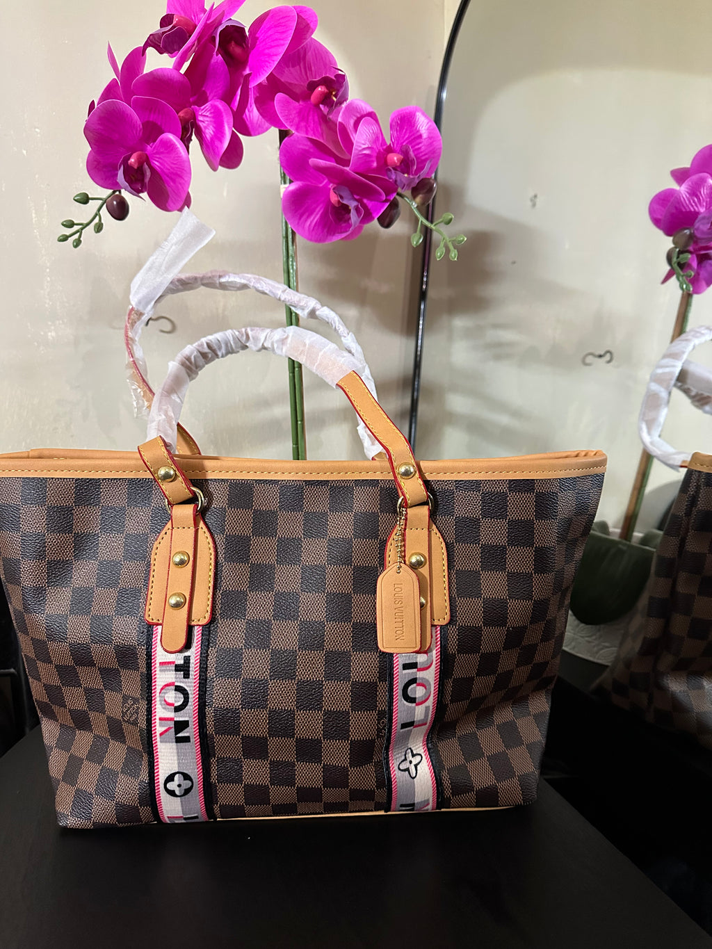 Lu checker brown tote