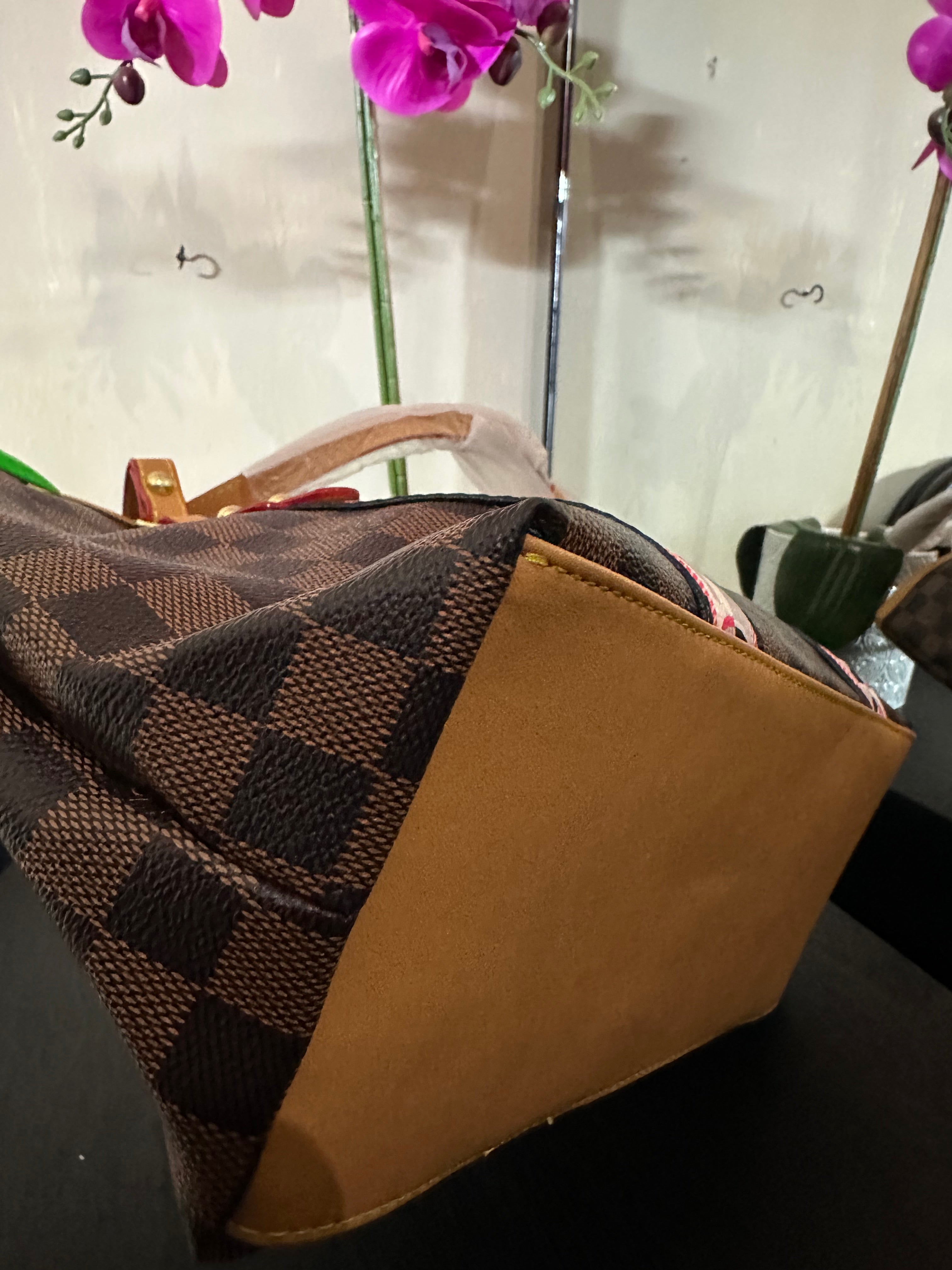 Lu checker brown tote