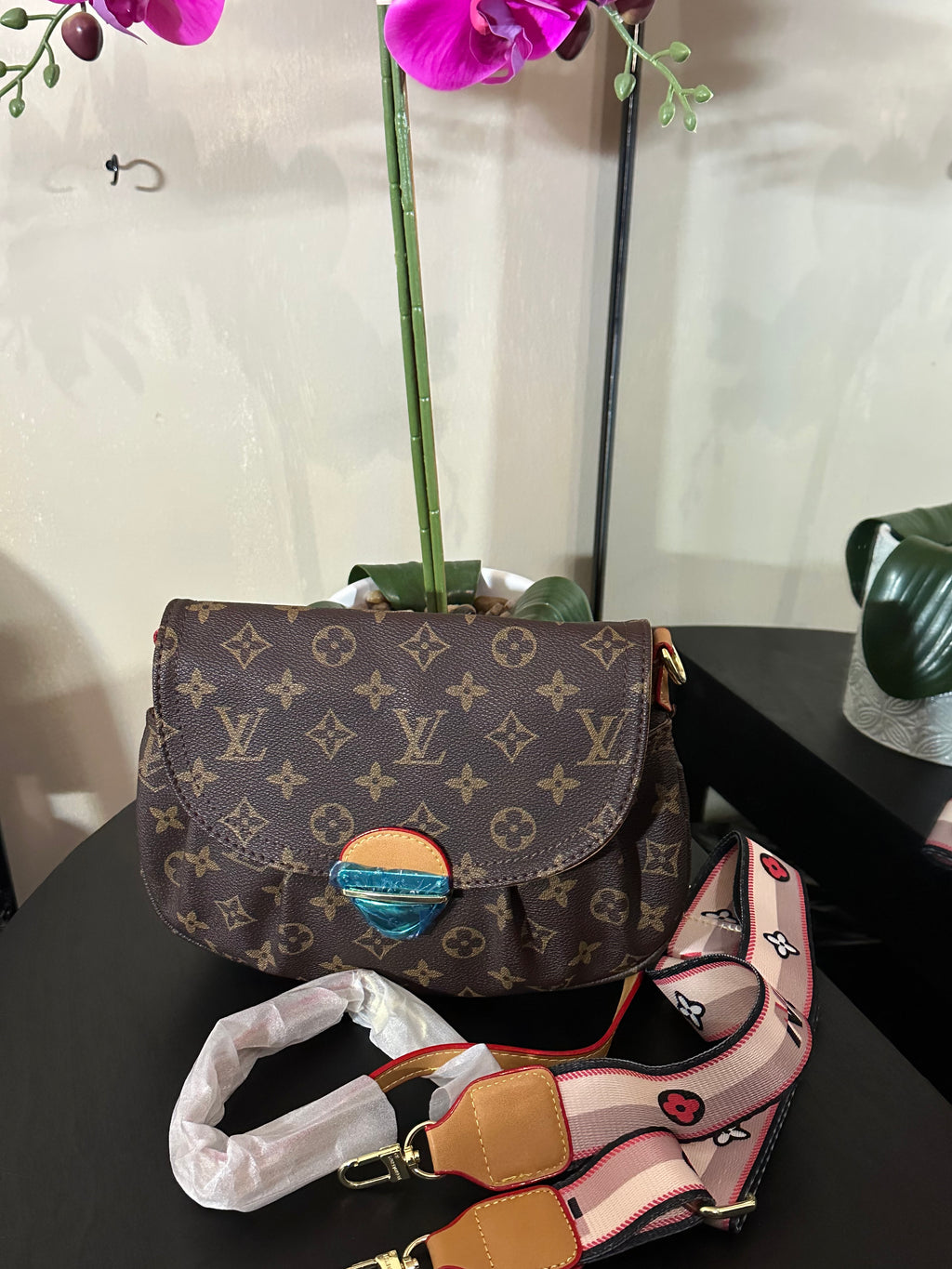 Lu Sunset brown monogram