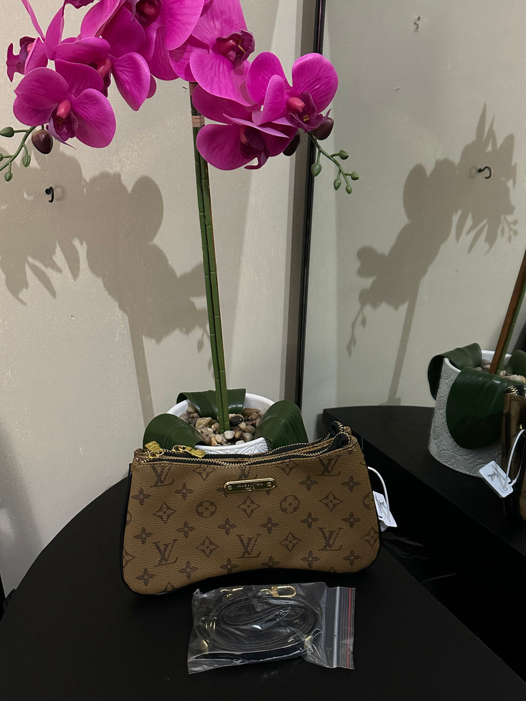 Lu twin purse two/tone mono