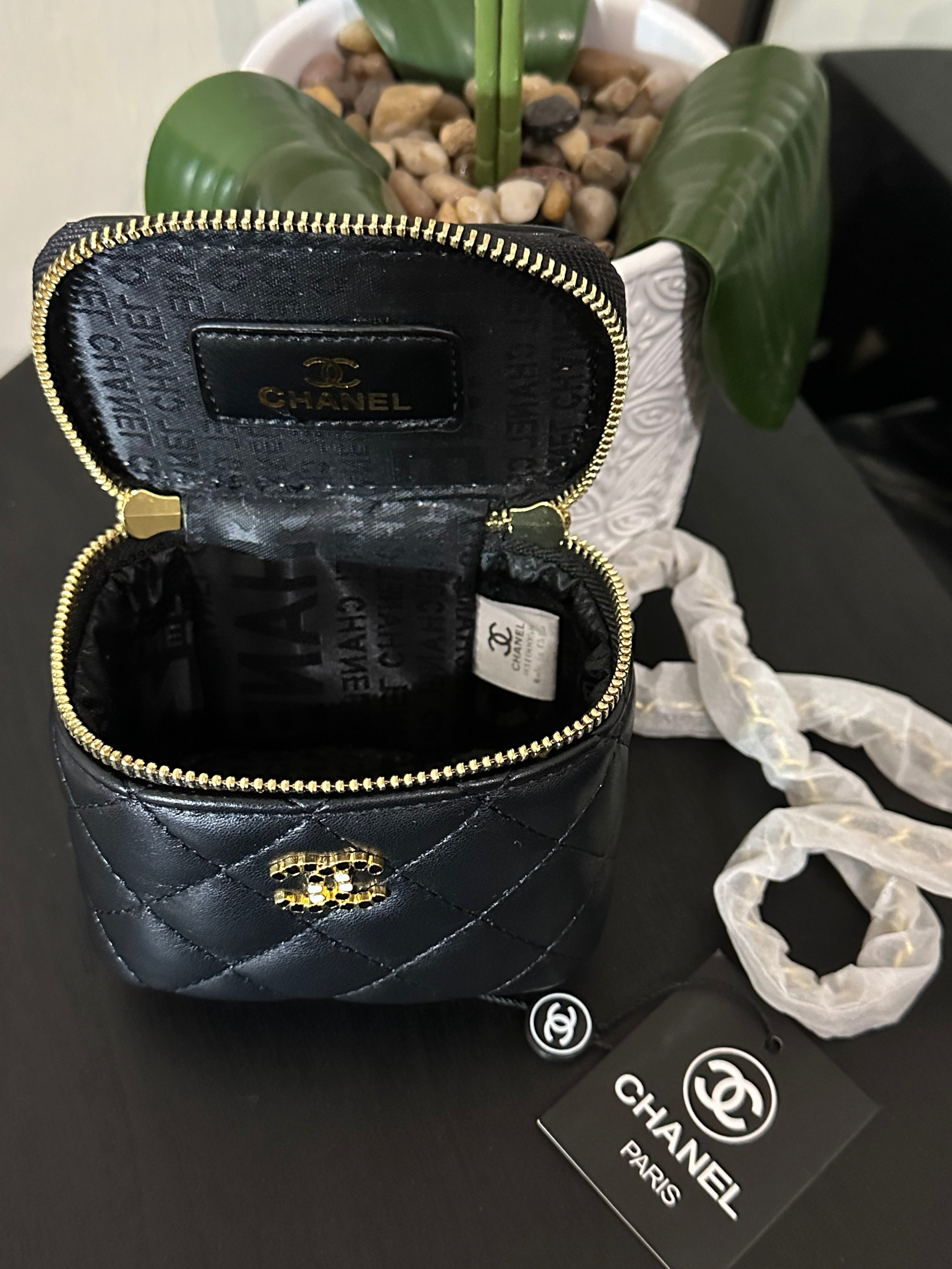 CC small Vanity black