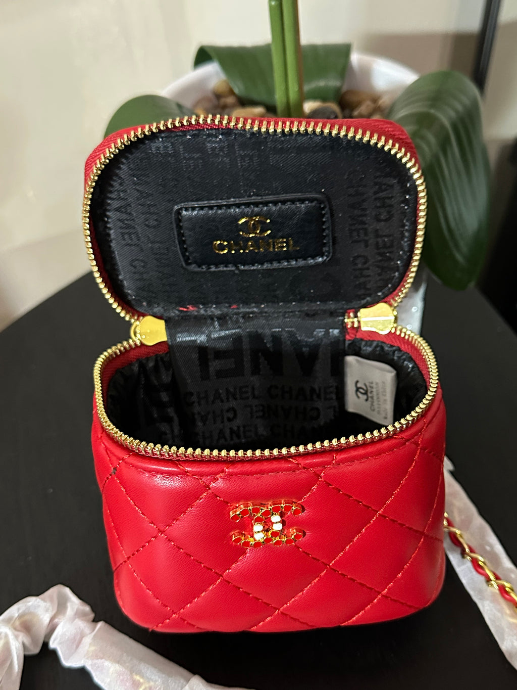 CC small Vanity red