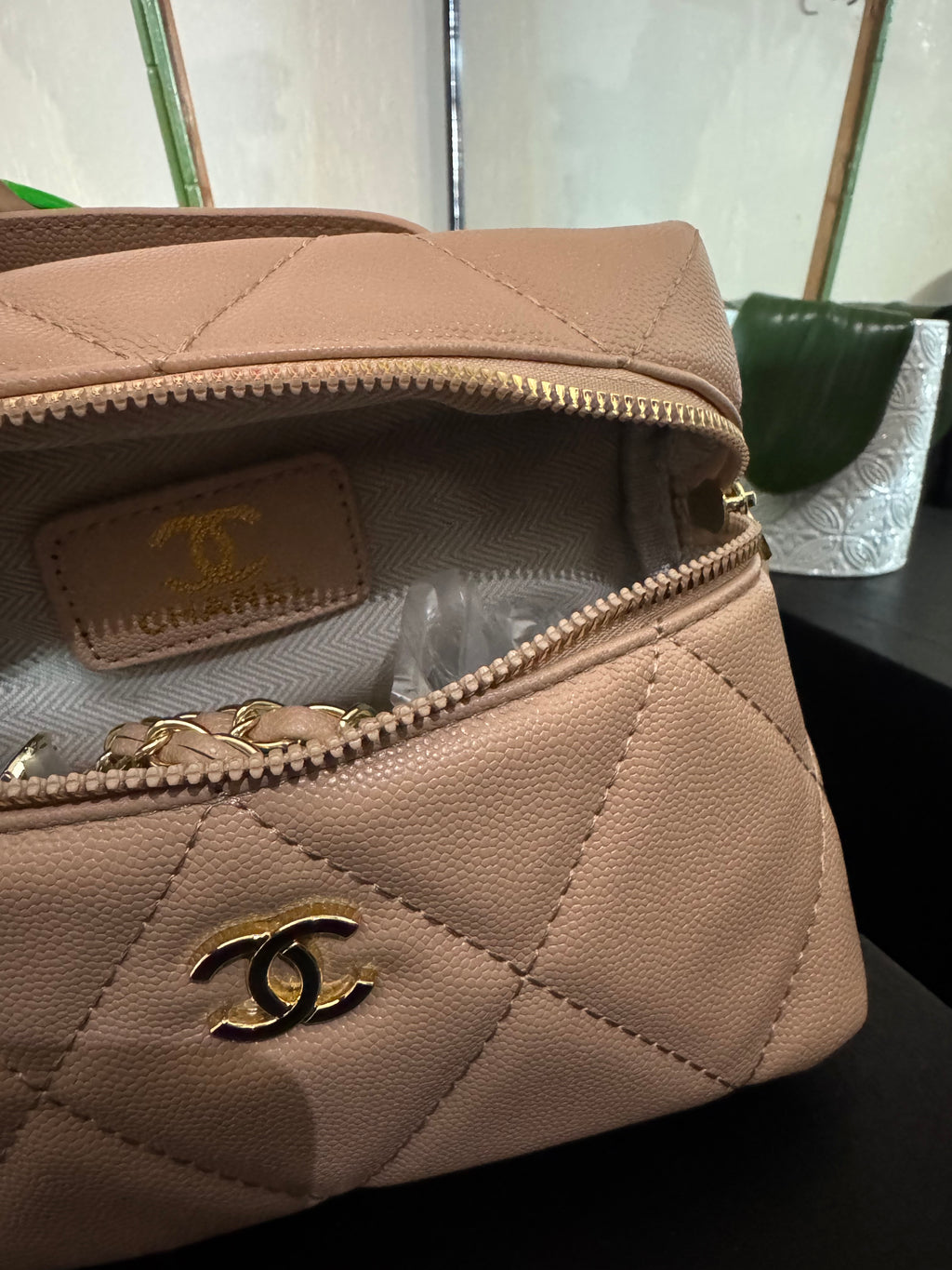 CC vanity tan