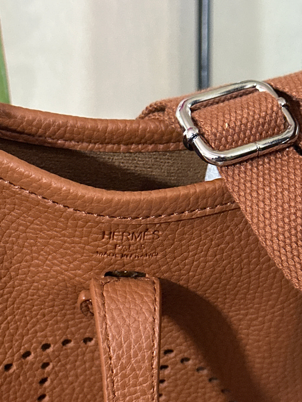 Hermes 16 Evelyn brown