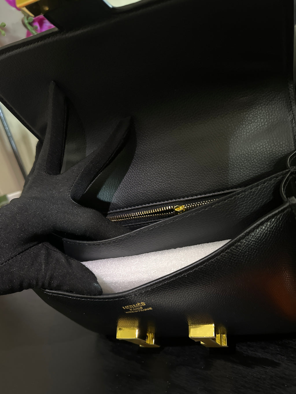 Her Constance 18 black